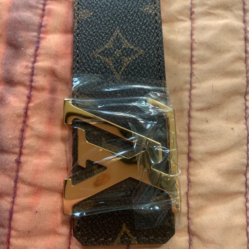Brand new Authentic LV initials belt